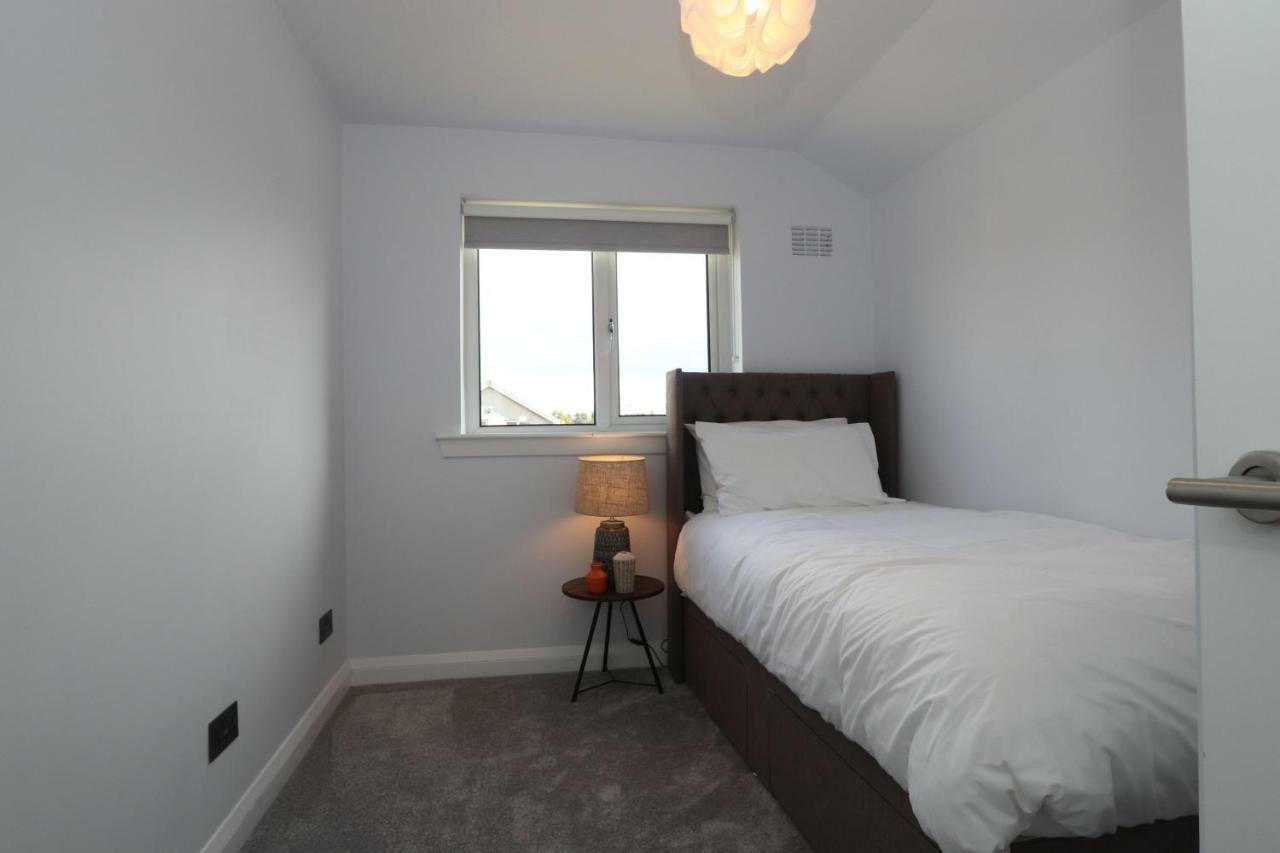 Dunfermline - Luxury 3 Bedroom 2 Bathroom Detached House With Garden Kültér fotó