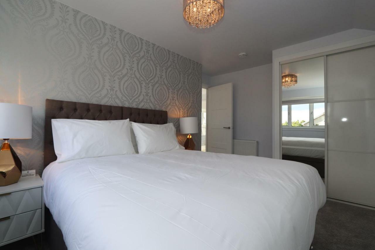 Dunfermline - Luxury 3 Bedroom 2 Bathroom Detached House With Garden Kültér fotó