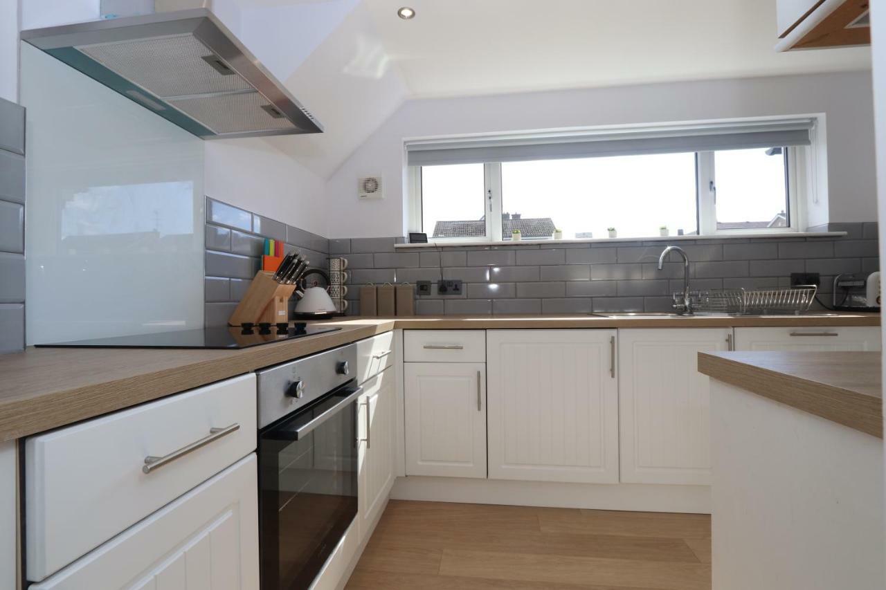 Dunfermline - Luxury 3 Bedroom 2 Bathroom Detached House With Garden Kültér fotó