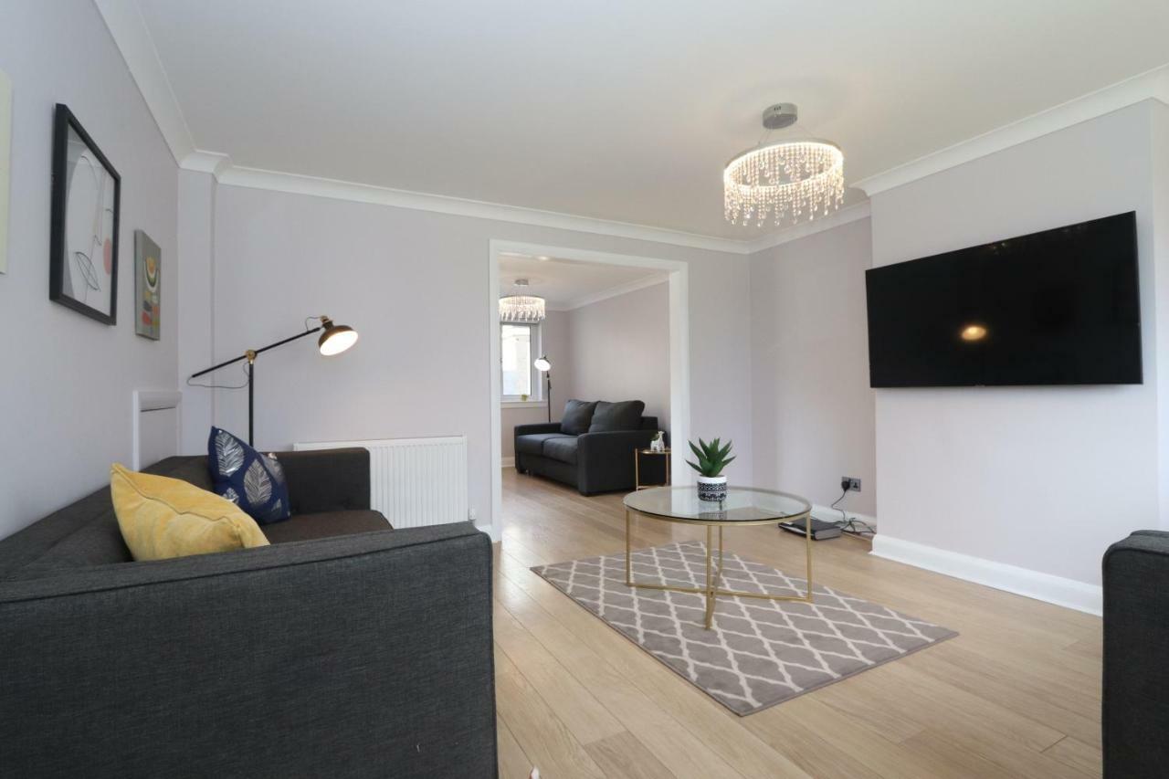 Dunfermline - Luxury 3 Bedroom 2 Bathroom Detached House With Garden Kültér fotó