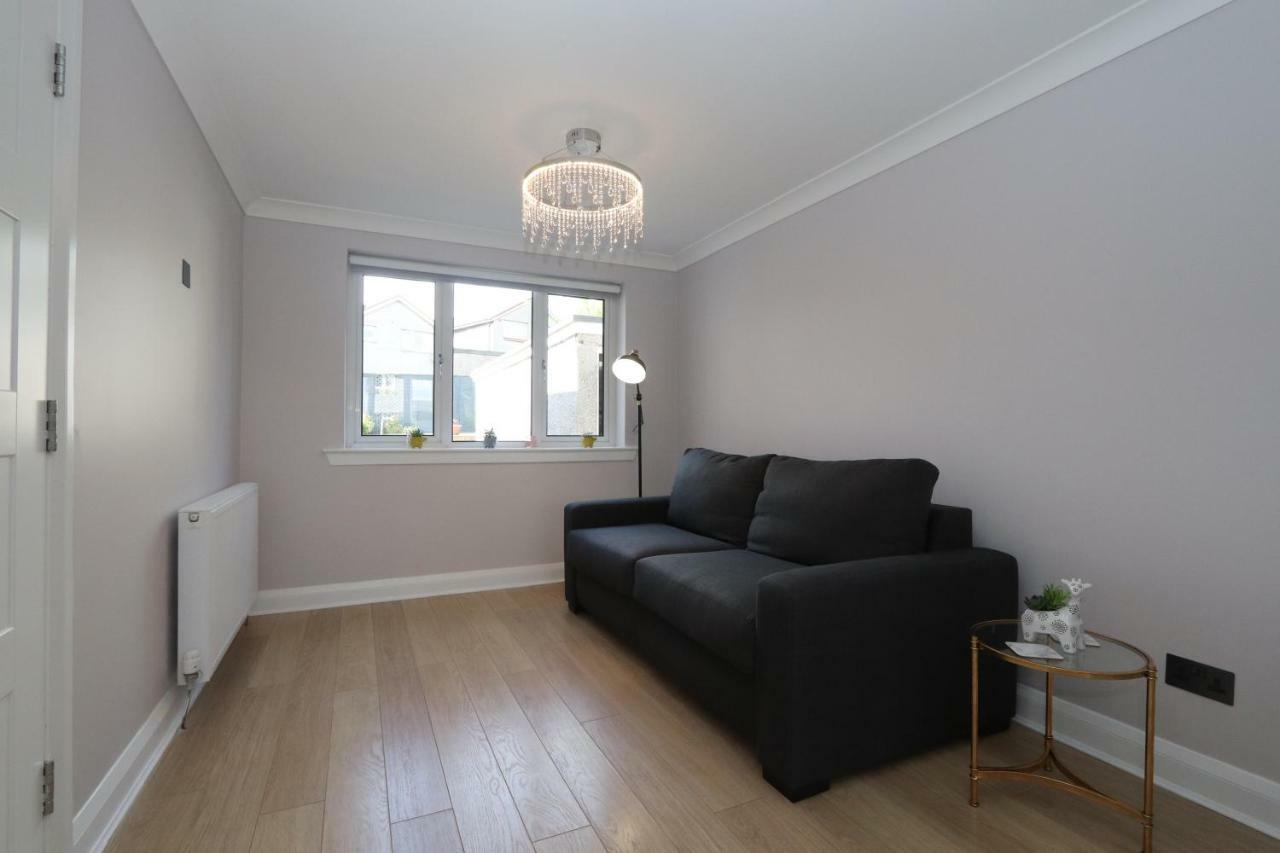 Dunfermline - Luxury 3 Bedroom 2 Bathroom Detached House With Garden Kültér fotó